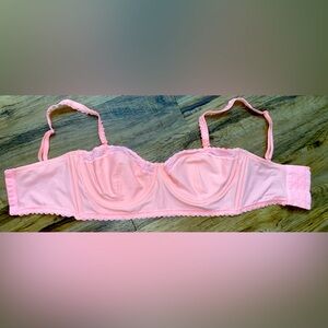 Victoria’s Secret pastel pink bra size 34D